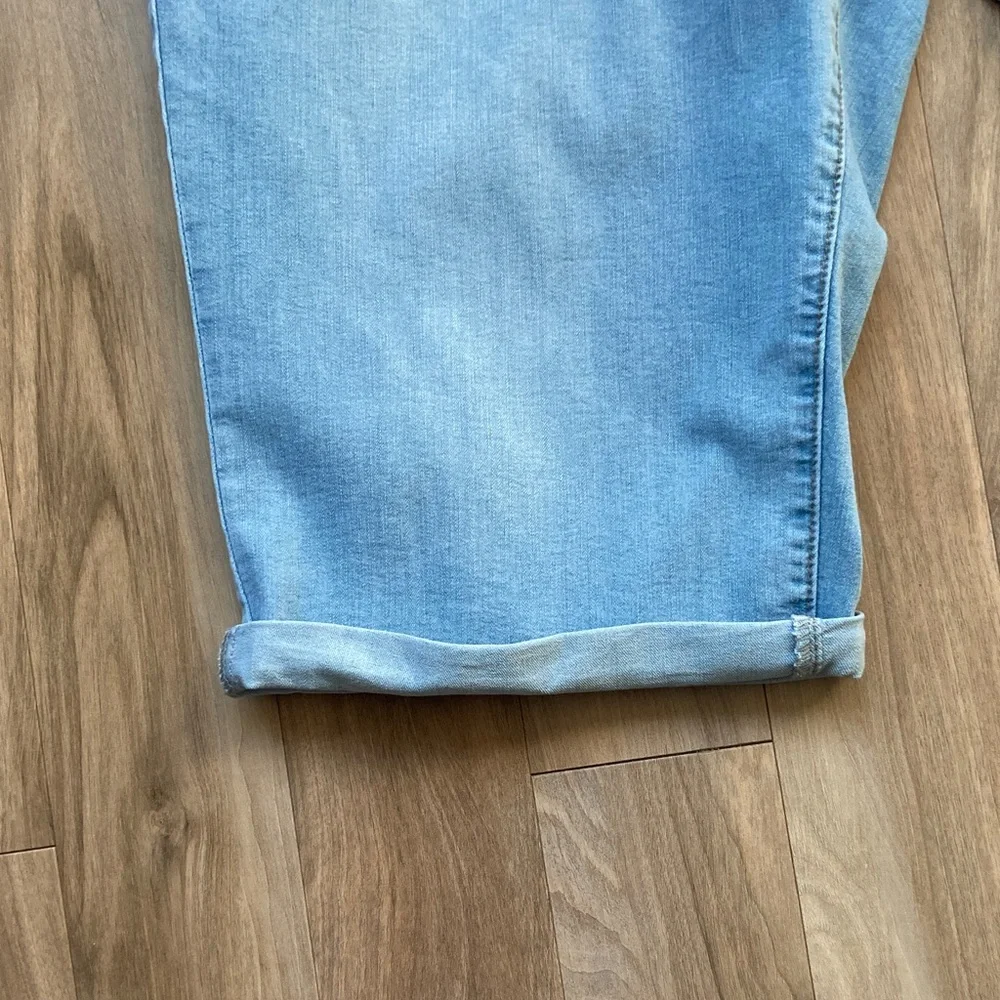 Architect Light wash cuffed Denim Jean Capri with stretch 24W - Picture 4 of 15